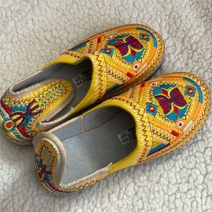 Moroccan girl slippers size 4